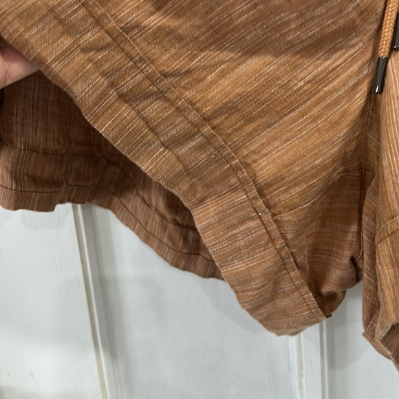 Athleta Cabo Linen Textured 4" Elastic Waist Shorts in Toasted Ochre - 24 - Picture 6 of 8